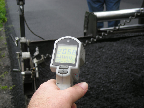 asphalt temperature